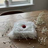 Verlobungskissen Weiss – ca. 25x25 cm elegantes Ringkissen mit Spitze und Dekoration